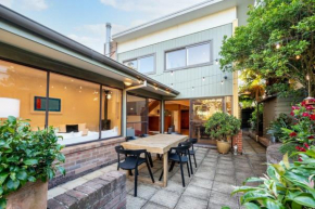 Delightful 4-Bed Home near Centennial Park, Sydney